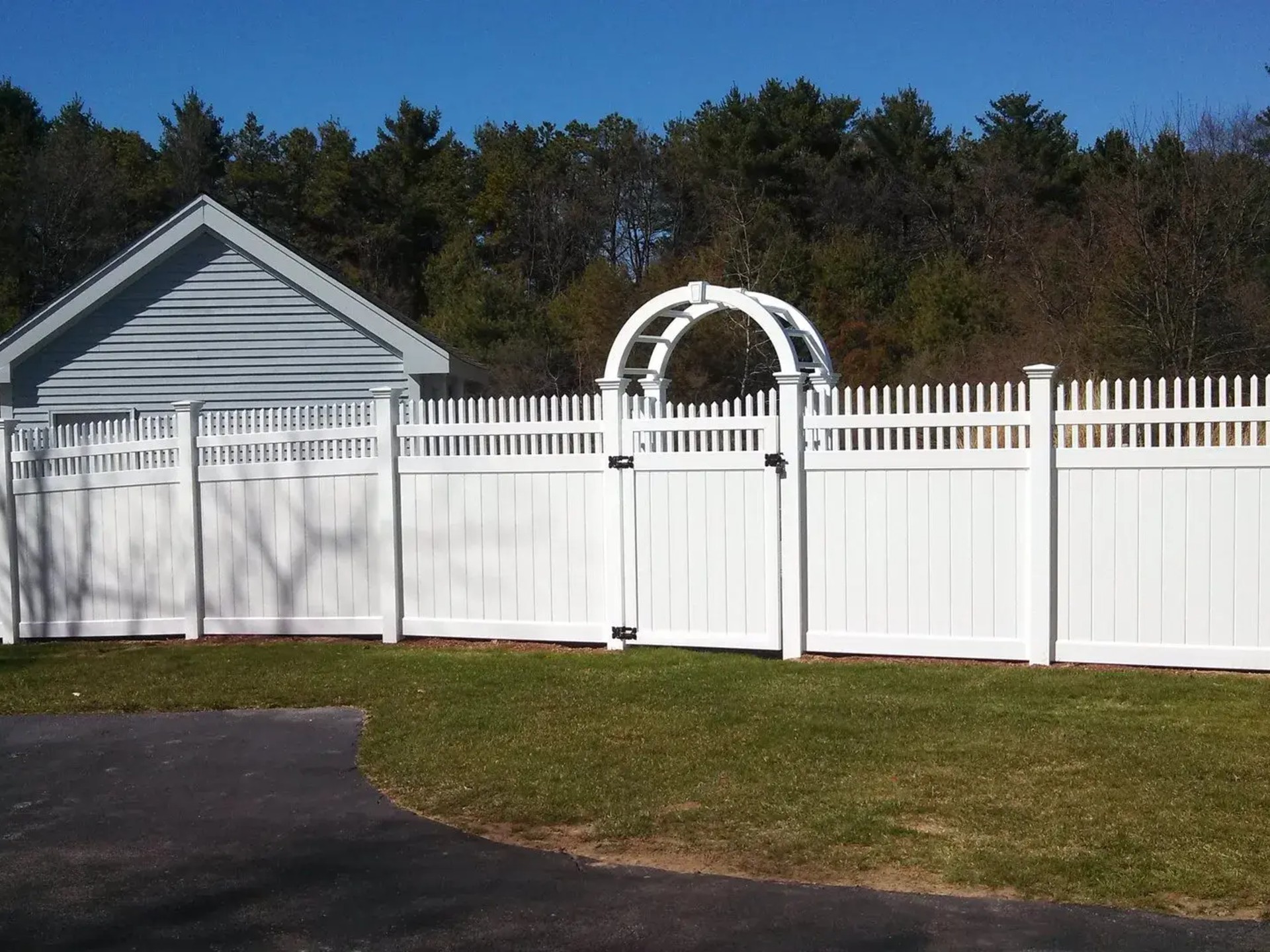 Rail Concord fence installation in ma