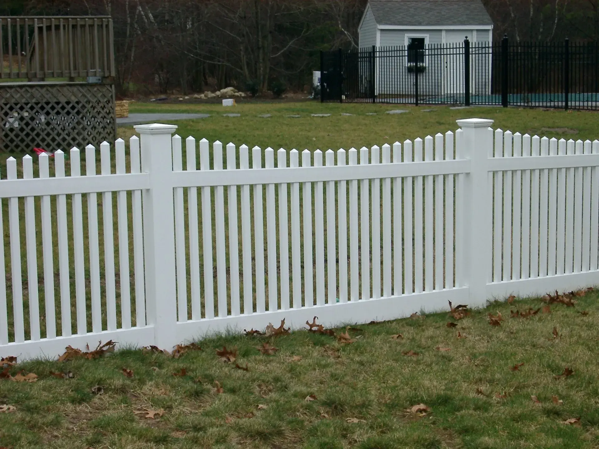 Scalloped Highland fence installation in ma