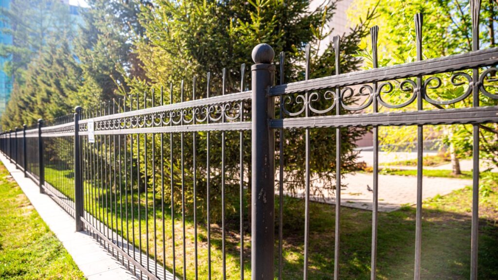 Fence Maintenance in Massachusetts
