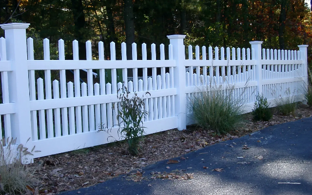 Classic Highland Vinyl Fence
